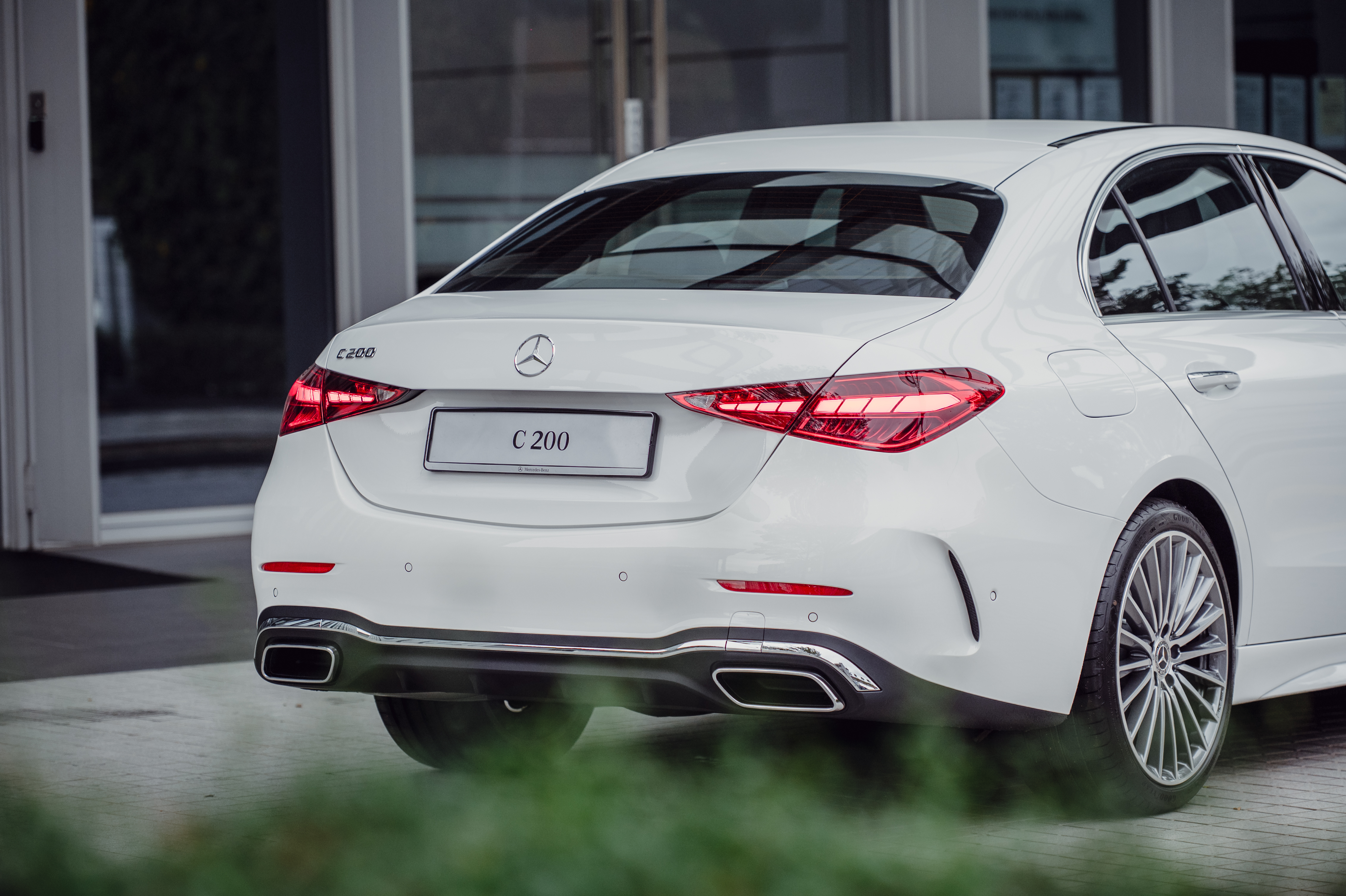 Dosta Gider! Mercedes-Benz C200 AMG Line (W206): Lüksün ve Performansın Zirvesi! Alınır mı? Kronik Sorunları Neler? - Yüklenen Görsel