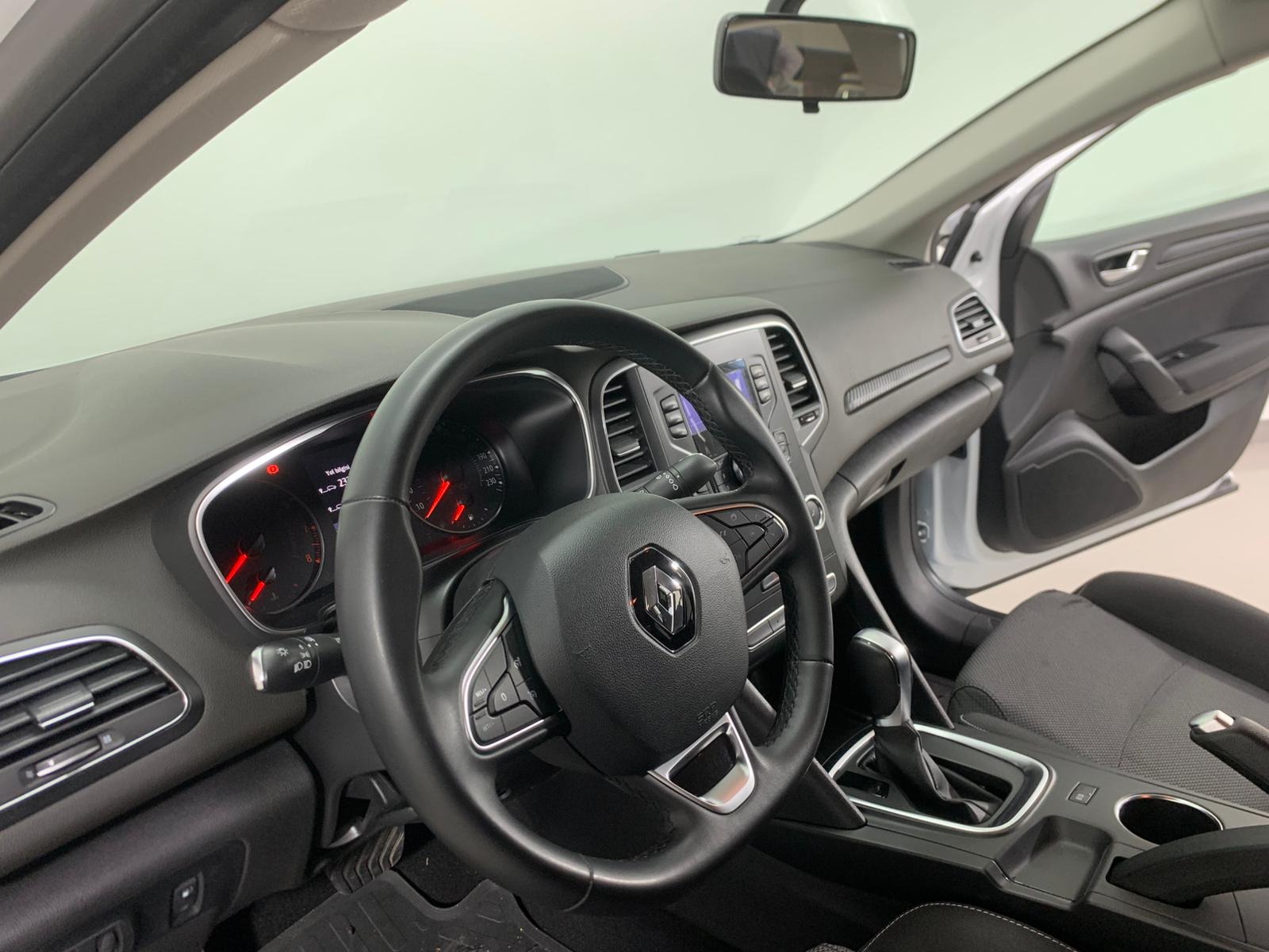 Fırsat Aracı! Renault Megane Sedan 1.3 TCe Joy: Dosta Gider, Kaçırılmayacak Temizlikte! - Yüklenen Görsel