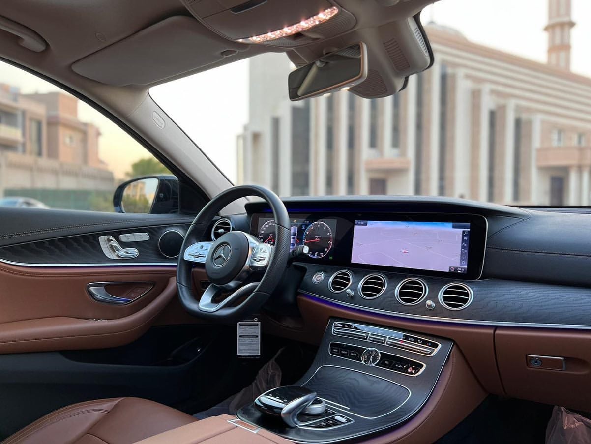 Sahibinden İlk Sahibinden, Hatasız Boyasız Mercedes-Benz E200 Exclusive: Lüksün Zirvesi Alınır mı? Kronik Sorunları Neler? - Yüklenen Görsel